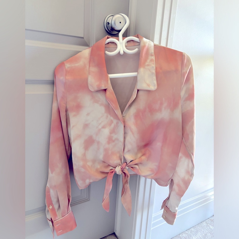 Aritzia Classic Toe-front Long Sleeve Blouse Pink Cream Satin Watercolor - Picture 3 of 4